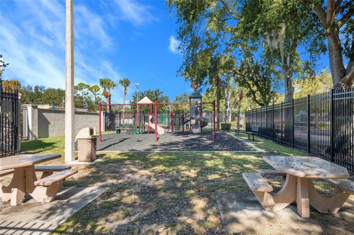 Image No.37-3 Bed Property for sale