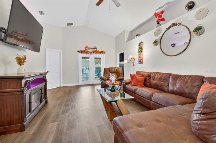 Image No.13-4 Bed Property for sale