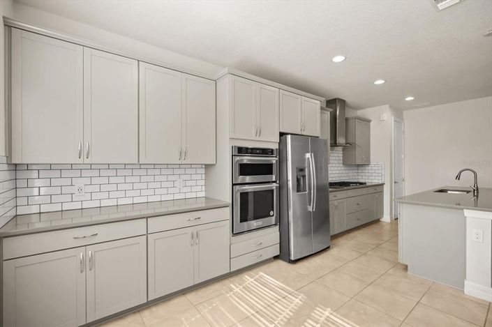 Image No.12-3 Bed Property for sale