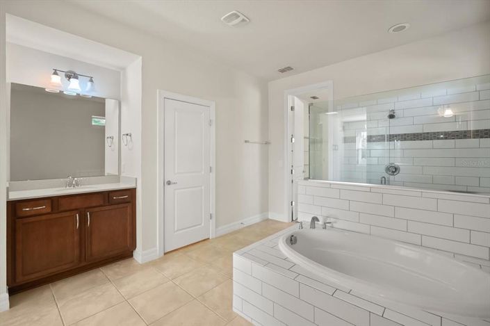 Image No.15-3 Bed Property for sale