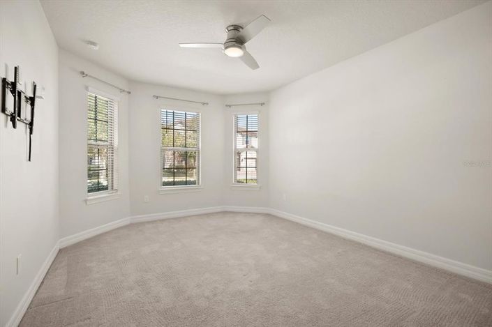 Image No.17-3 Bed Property for sale