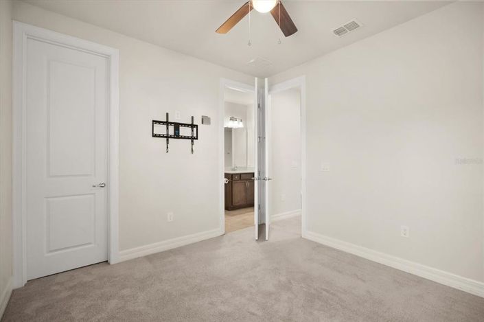 Image No.24-3 Bed Property for sale