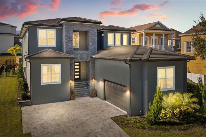 Image No.1-6 Bed Property for sale