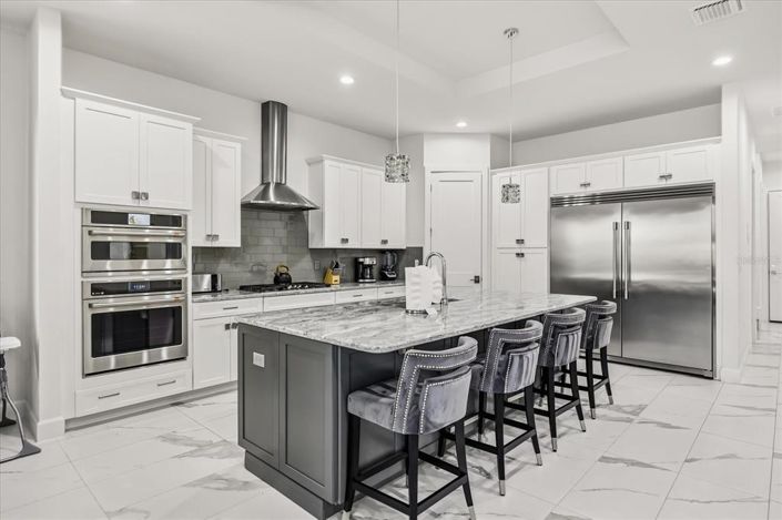 Image No.13-6 Bed Property for sale