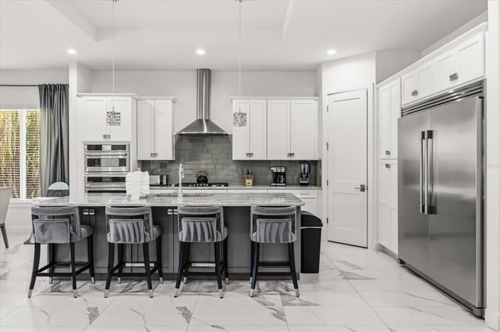 Image No.14-6 Bed Property for sale