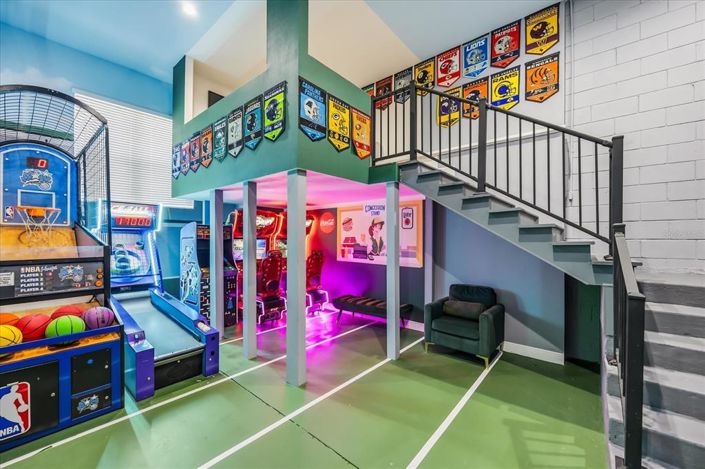 Image No.4-6 Bed Property for sale