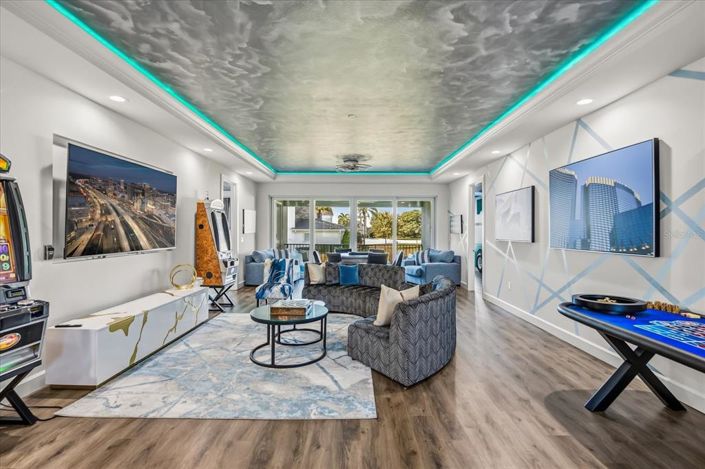 Image No.43-6 Bed Property for sale