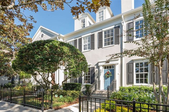 Image No.1-4 Bed Townhouse for sale