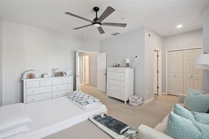 Image No.17-4 Bed Townhouse for sale