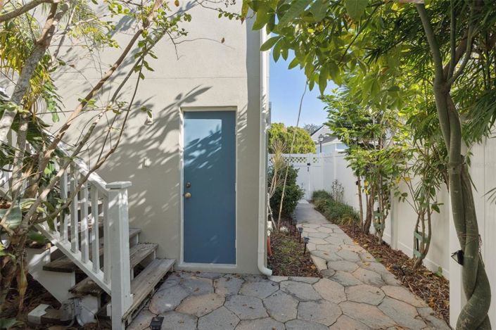 Image No.30-4 Bed Townhouse for sale