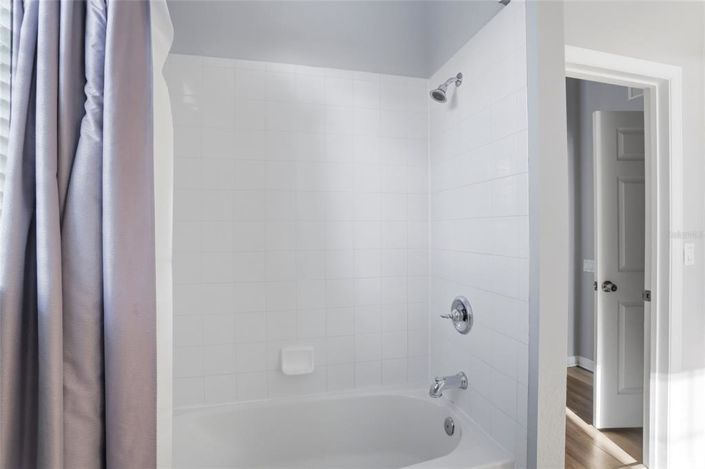 Image No.30-3 Bed Property for sale