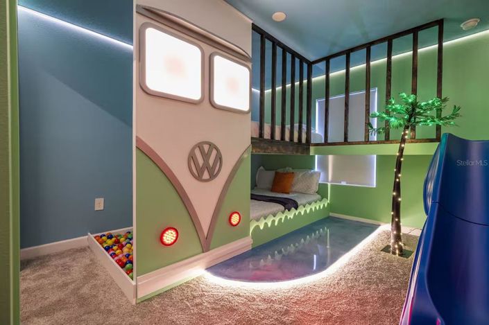 Image No.22-4 Bed Townhouse for sale