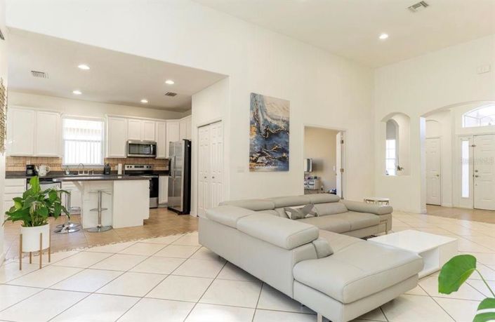 Image No.5-4 Bed Property for sale