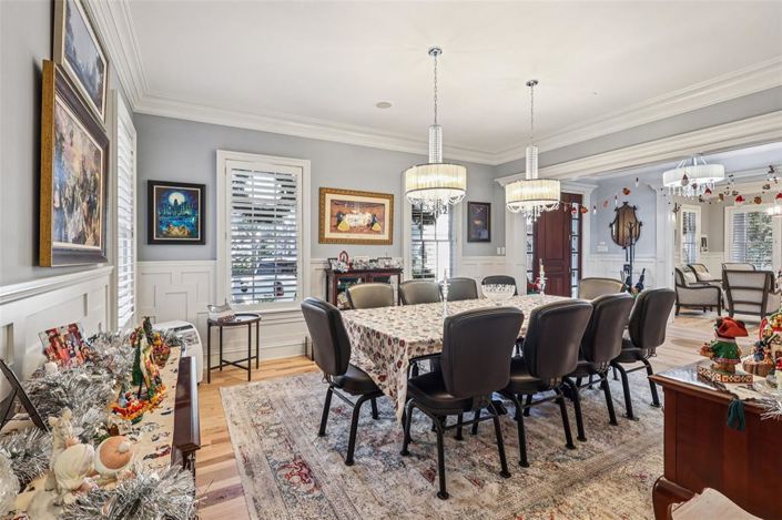 Image No.10-7 Bed Property for sale