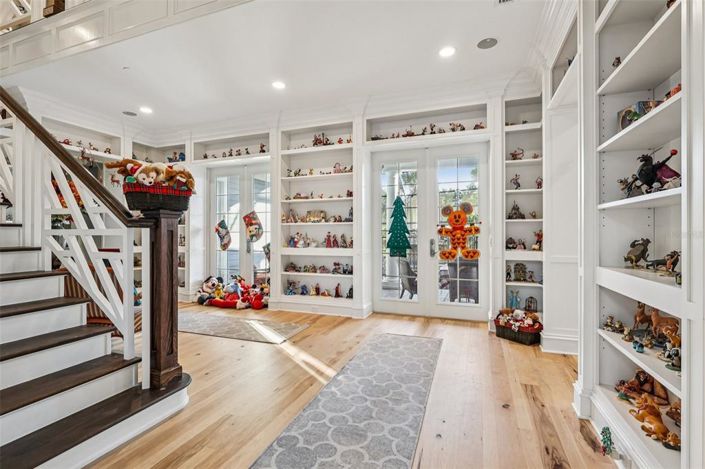 Image No.11-7 Bed Property for sale