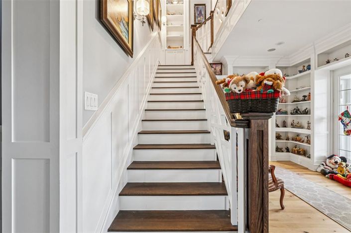 Image No.13-7 Bed Property for sale