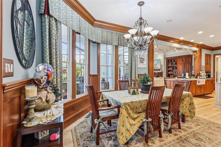 Image No.19-7 Bed Property for sale