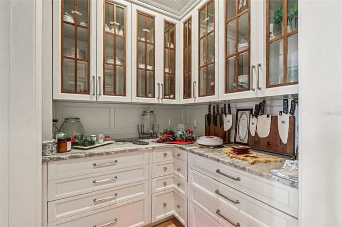 Image No.21-7 Bed Property for sale