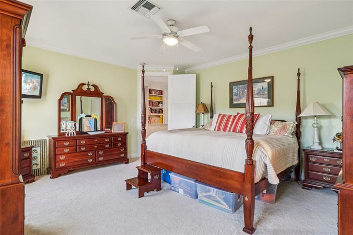 Image No.31-7 Bed Property for sale