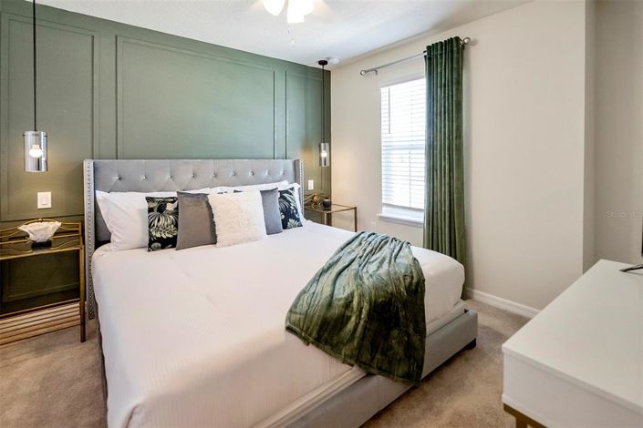 Image No.17-7 Bed Property for sale