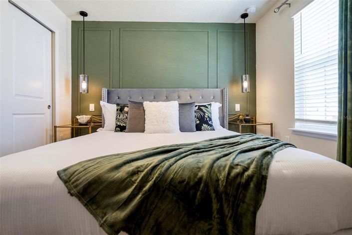 Image No.18-7 Bed Property for sale