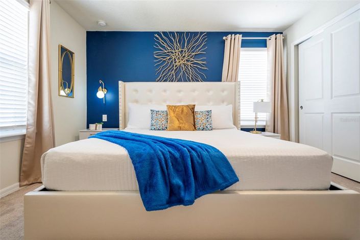 Image No.20-7 Bed Property for sale