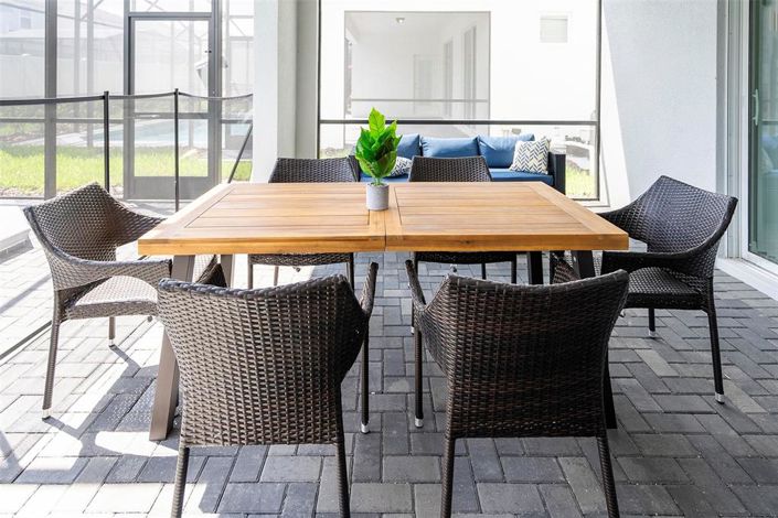 Image No.32-7 Bed Property for sale