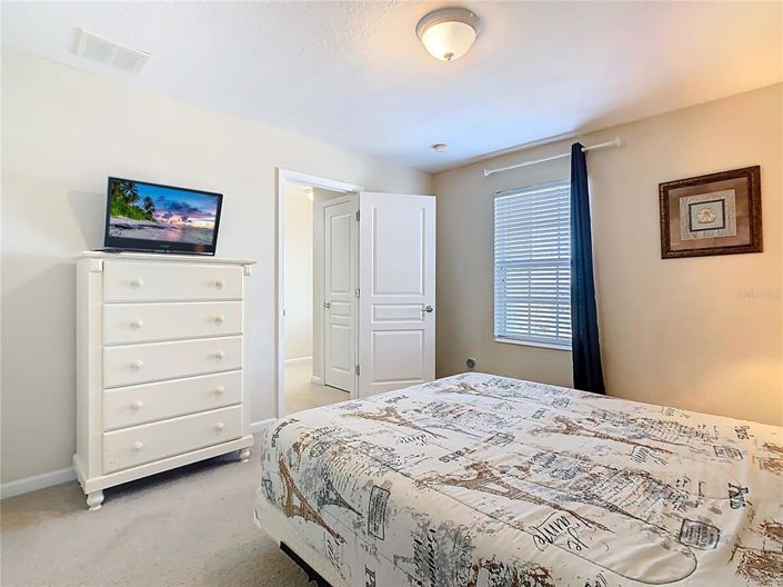 Image No.12-6 Bed Property for sale