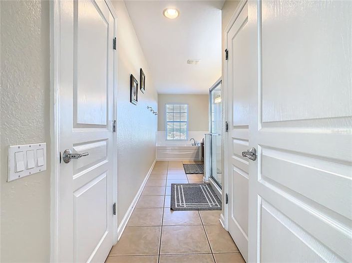 Image No.19-6 Bed Property for sale