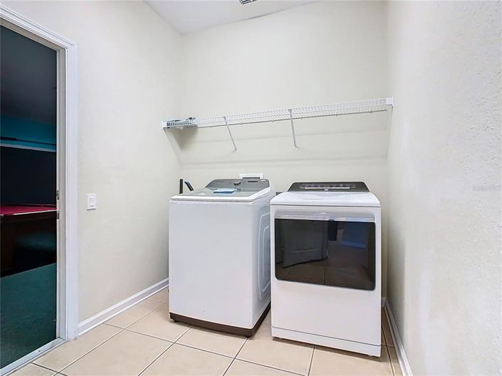 Image No.23-6 Bed Property for sale