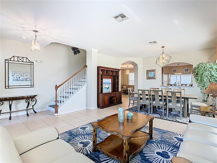 Image No.4-6 Bed Property for sale