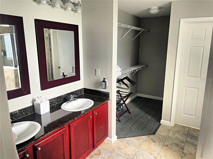 Image No.17-3 Bed Property for sale