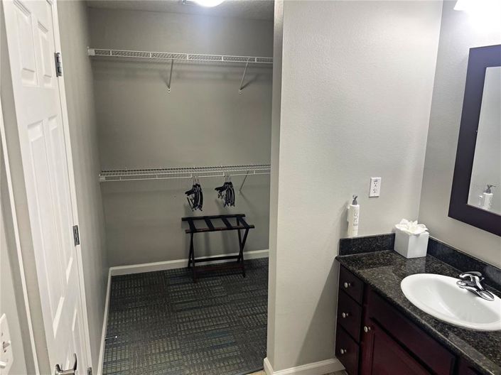 Image No.29-3 Bed Property for sale