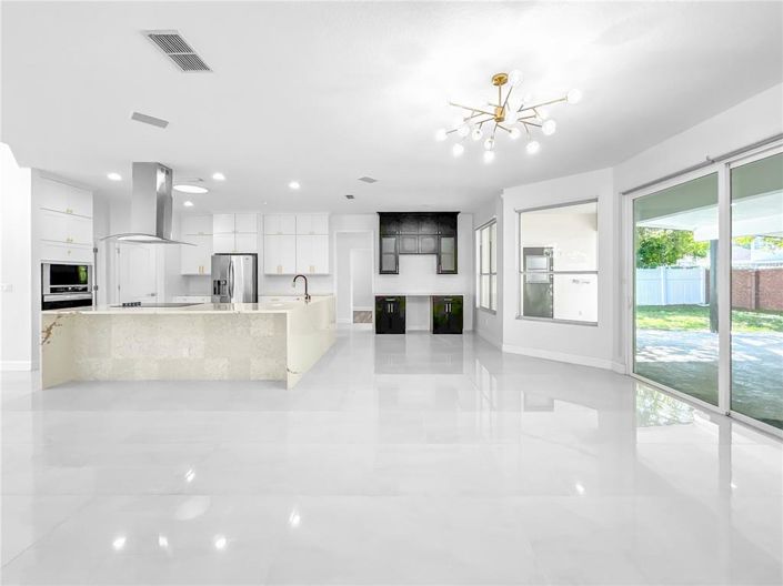 Image No.10-4 Bed Property for sale