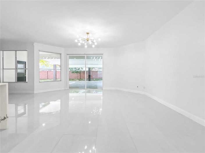 Image No.14-4 Bed Property for sale