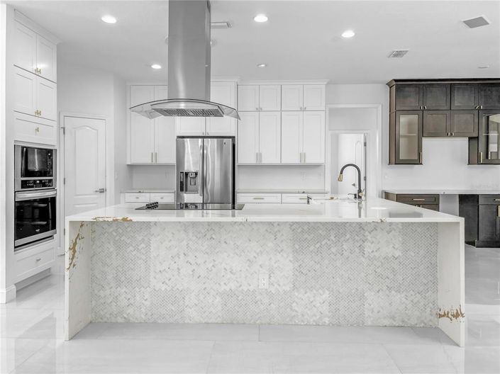 Image No.15-4 Bed Property for sale