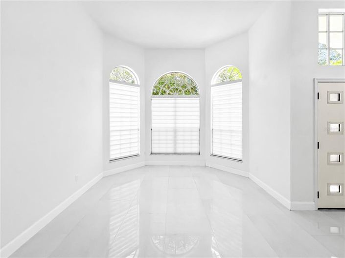 Image No.8-4 Bed Property for sale