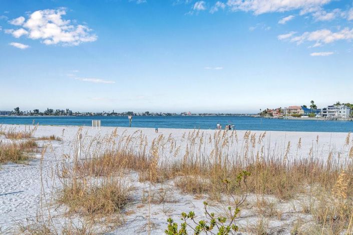 Image No.1-3 Bed Property for sale