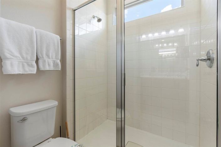 Image No.12-9 Bed Property for sale