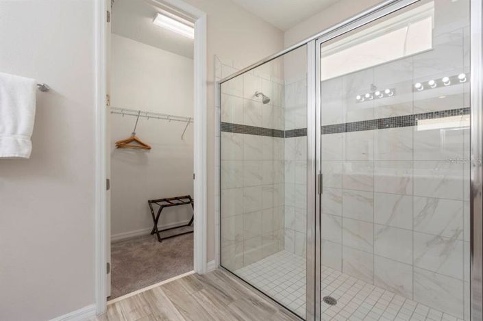 Image No.20-9 Bed Property for sale