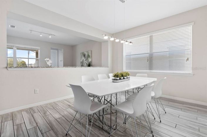 Image No.22-9 Bed Property for sale