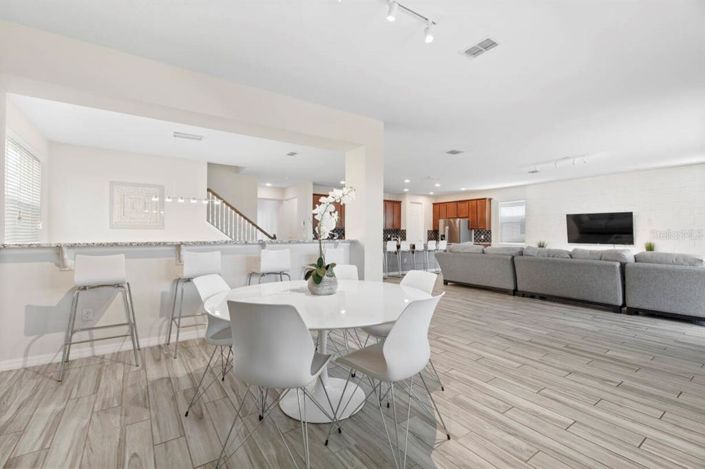 Image No.23-9 Bed Property for sale