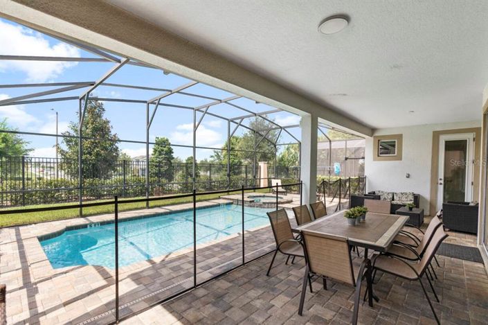 Image No.25-9 Bed Property for sale