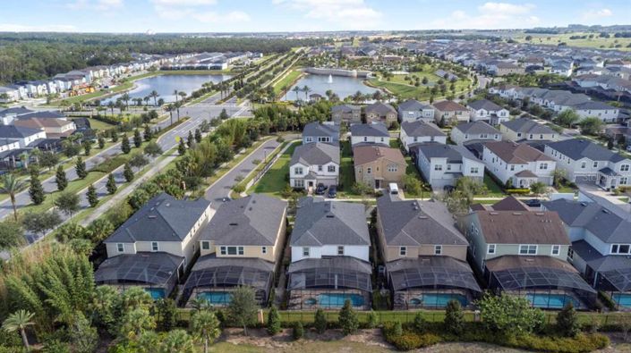 Image No.30-9 Bed Property for sale