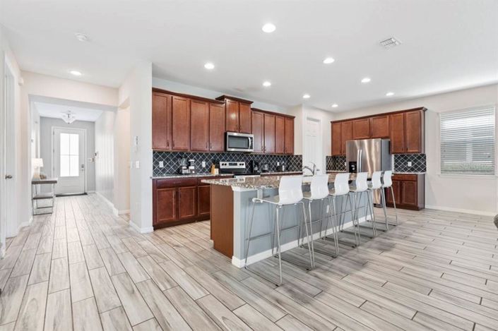 Image No.8-9 Bed Property for sale