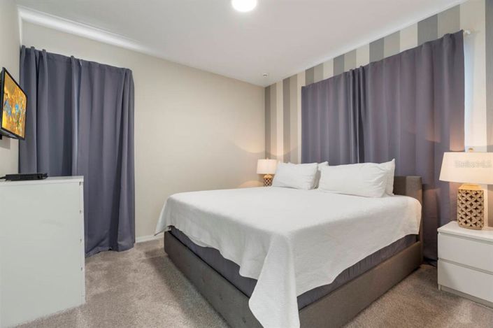 Image No.9-9 Bed Property for sale