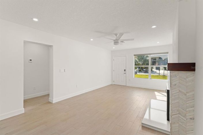 Image No.14-3 Bed Property for sale