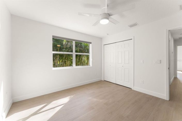 Image No.23-3 Bed Property for sale