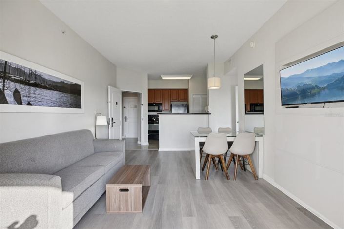 Image No.10-2 Bed Property for sale