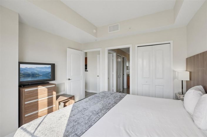 Image No.18-2 Bed Property for sale